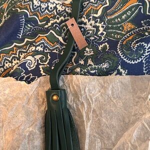Portland Leather Forest Green Leather Tassel Key & Card Holder